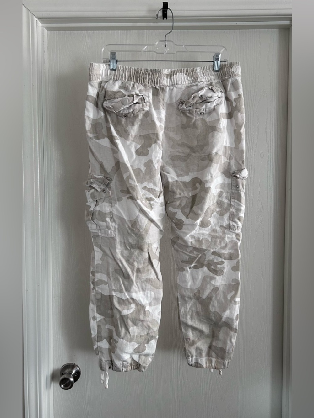 Women’s Anthropologie  Beige Camo Cargo Jogger Pants | Size XL - Picture 4 of 6